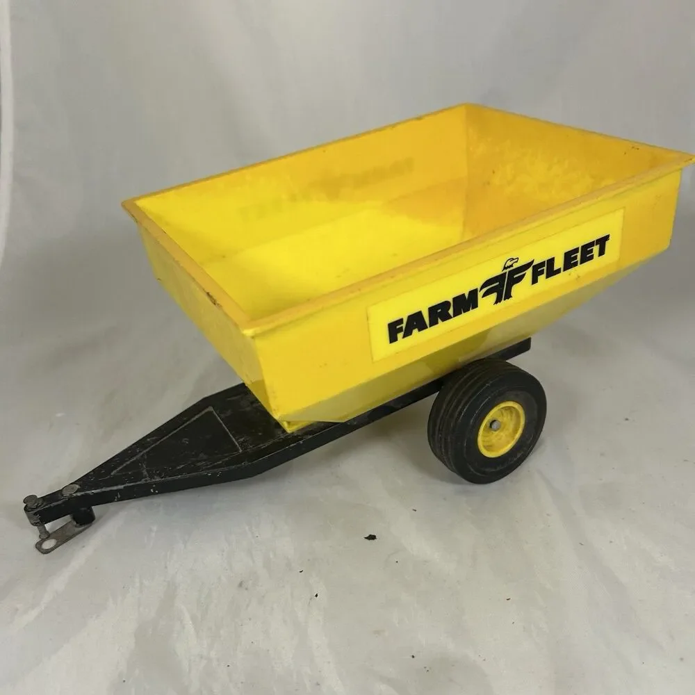 Mills Fleet Farm Farm Toy Spreader Trailer Manure Wagon Collectible